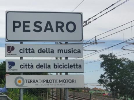 B&B I Tre Gatti Pesaro Eksteriør bilde